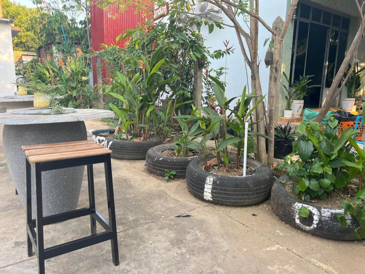 Lotus Blanc Homestay Battambang Exterior photo