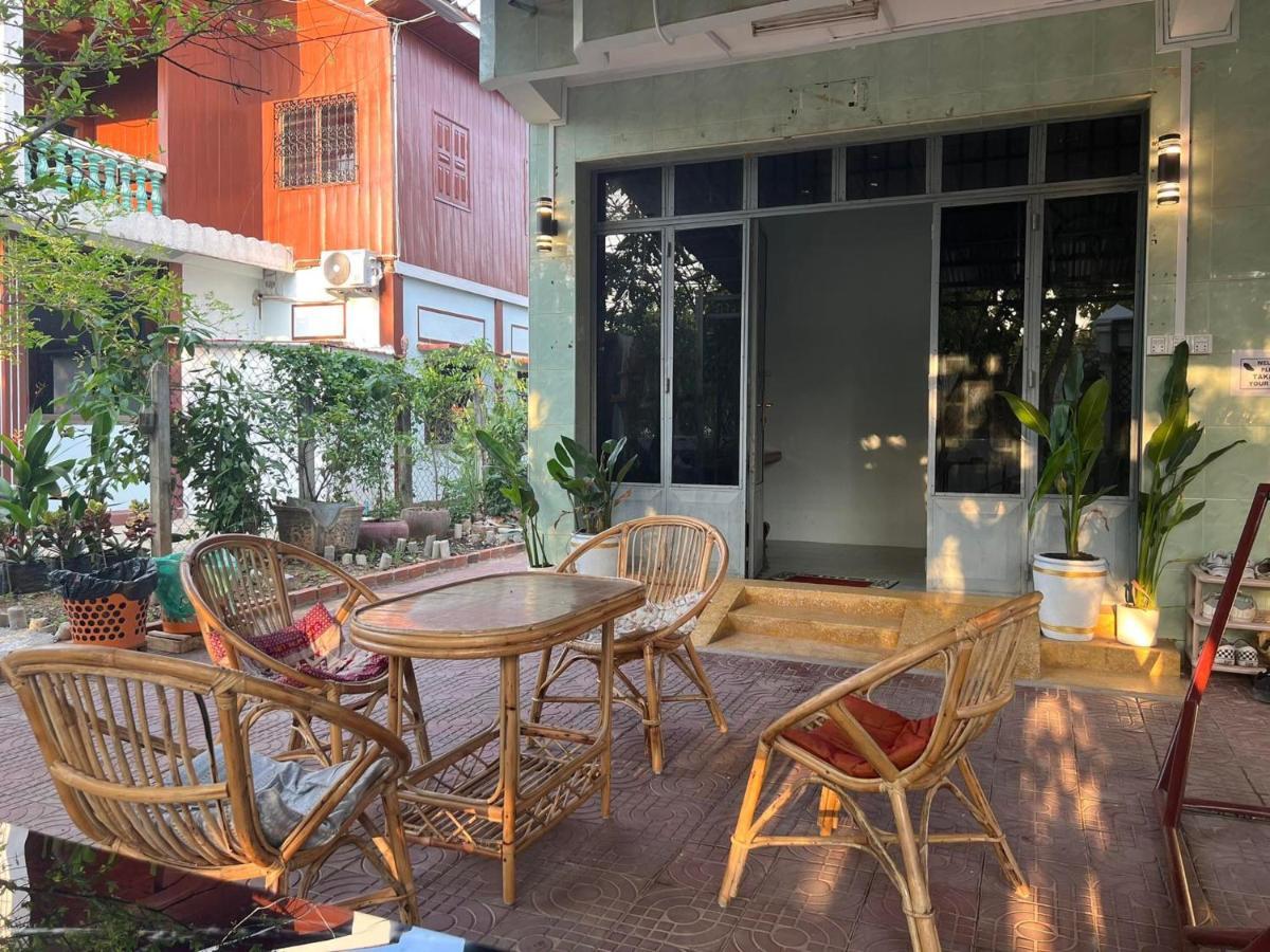 Lotus Blanc Homestay Battambang Exterior photo