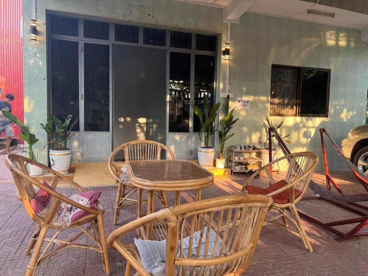 Lotus Blanc Homestay Battambang Exterior photo