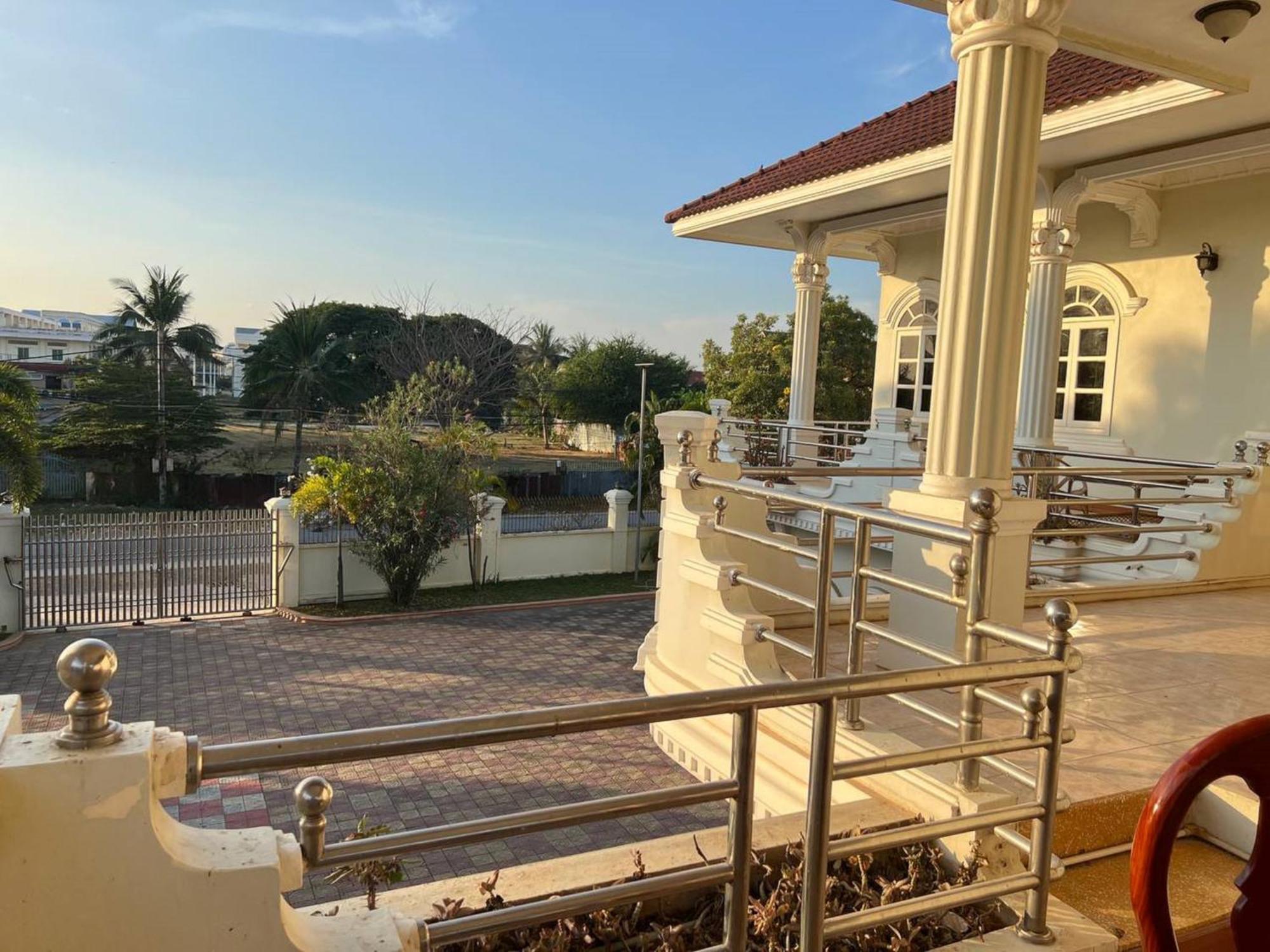 Lotus Blanc Homestay Battambang Exterior photo