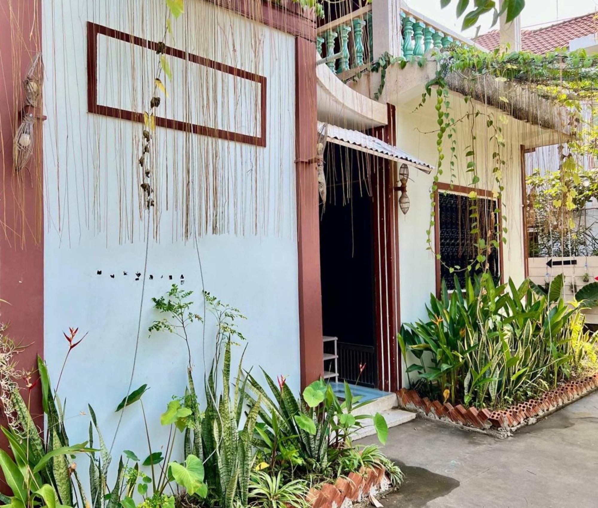 Lotus Blanc Homestay Battambang Exterior photo